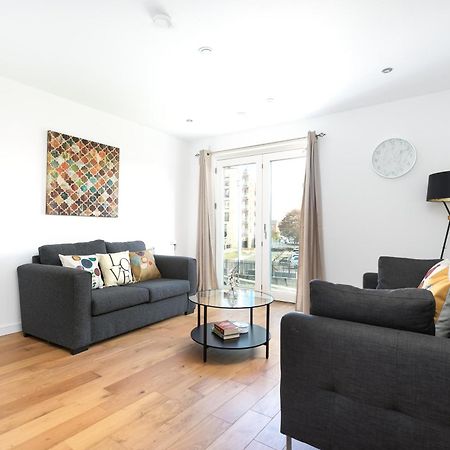 Skyvillion - Olympic View London Stratford Apartment ภายนอก รูปภาพ