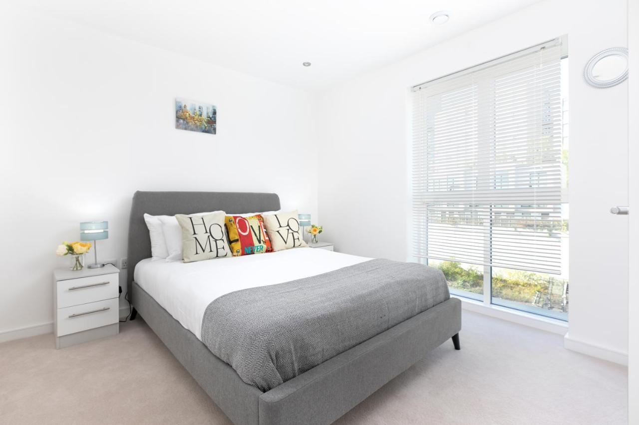 Skyvillion - Olympic View London Stratford Apartment ภายนอก รูปภาพ