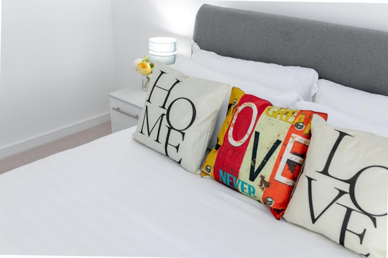 Skyvillion - Olympic View London Stratford Apartment ภายนอก รูปภาพ