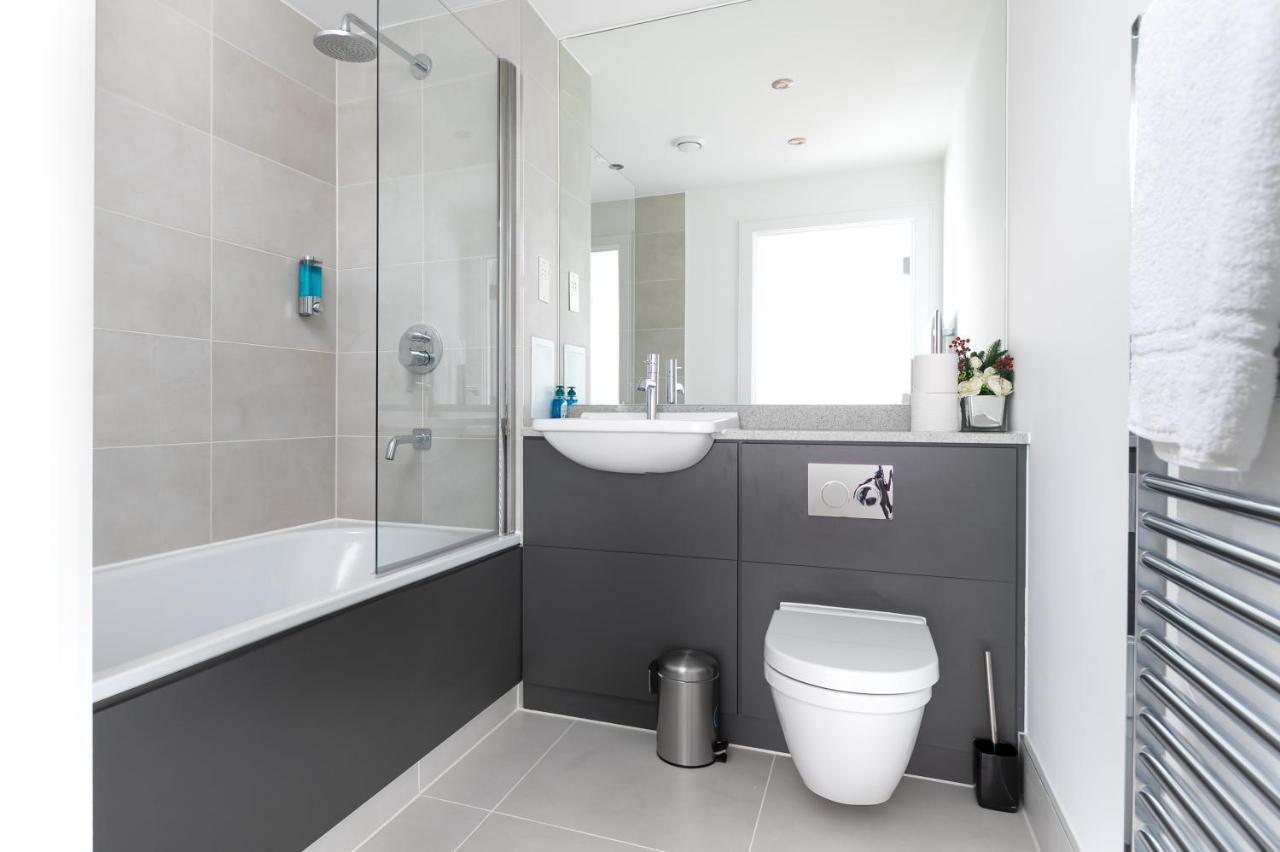 Skyvillion - Olympic View London Stratford Apartment ภายนอก รูปภาพ