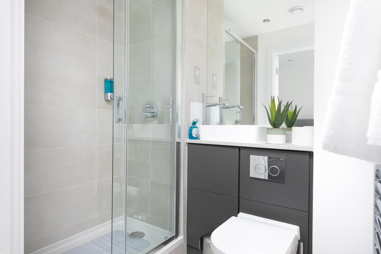 Skyvillion - Olympic View London Stratford Apartment ภายนอก รูปภาพ