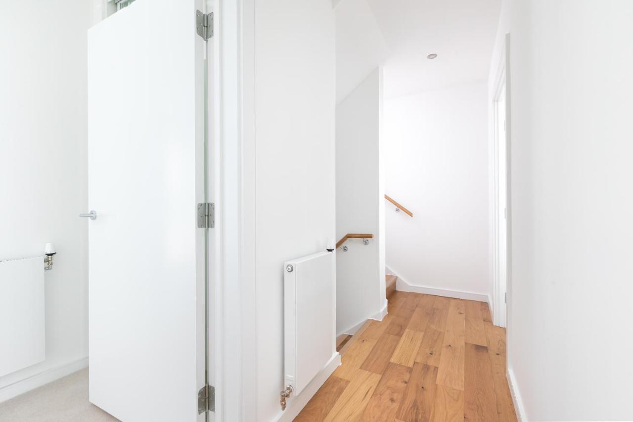 Skyvillion - Olympic View London Stratford Apartment ภายนอก รูปภาพ