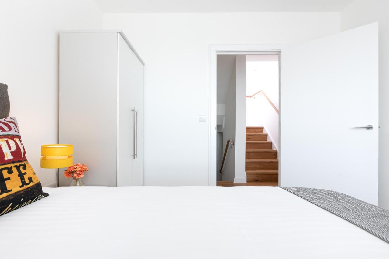 Skyvillion - Olympic View London Stratford Apartment ภายนอก รูปภาพ